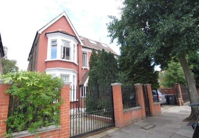  Image of 1 bedroom Flat to rent in Pierrepoint Road London W3 at Pierrepoint Road  London, W3 9JJ