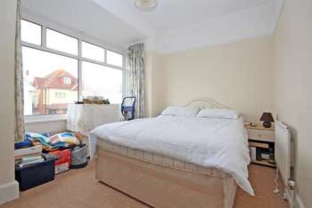  Image of 2 bedroom Flat for sale in Pinecliffe Avenue Southbourne Bournemouth BH6 at Pinecliffe Avenue Southbourne BOURNEMOUTH, BH6 3PY