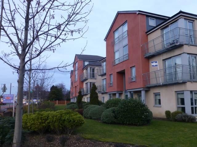  Image of 3 bedroom Flat to rent in Pinegrove Gardens Edinburgh EH4 at Barnton Edinburgh Edinburgh, EH4 8DA