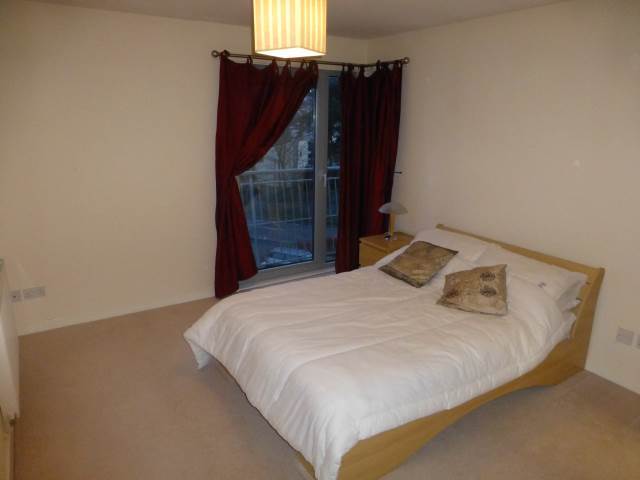  Image of 3 bedroom Flat to rent in Pinegrove Gardens Edinburgh EH4 at Barnton Edinburgh Edinburgh, EH4 8DA