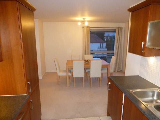  Image of 3 bedroom Flat to rent in Pinegrove Gardens Edinburgh EH4 at Barnton Edinburgh Edinburgh, EH4 8DA