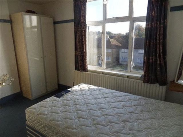  Image of 3 bedroom Flat to rent in Pinner Road North Harrow Harrow HA2 at Pinner Road  Harrow, HA2 6EH