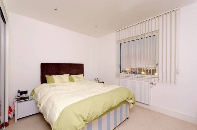  Image of 1 bedroom Flat for sale in Pinner Road North Harrow Harrow HA1 at Pinner Road  Harrow, HA1 4FS