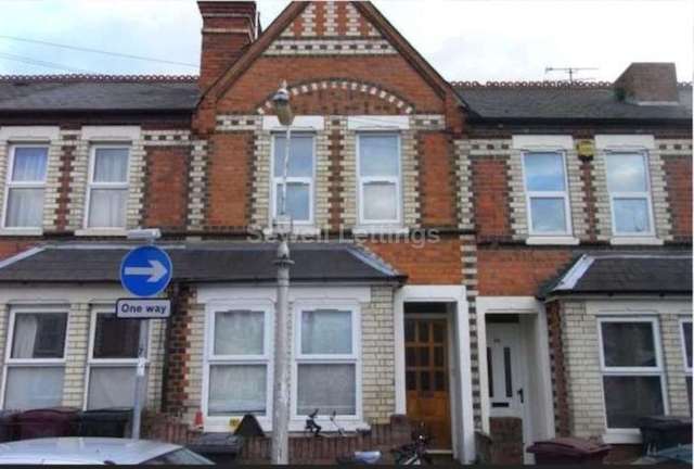  Image of 6 bedroom Detached house to rent in Pitcroft Avenue Earley Reading RG6 at Pitcroft Avenue  Reading, RG6 1NH