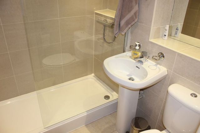  Image of 2 bedroom Flat to rent in Lyon Road Harrow-on-the-Hill Harrow HA1 at Lyon Road  Harrow, HA1 2EX