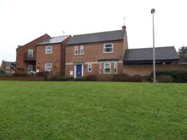  Image of 2 bedroom Detached house for sale in Popes Walk Bletchley Milton Keynes MK2 at Milton Keynes, MK2 3FJ