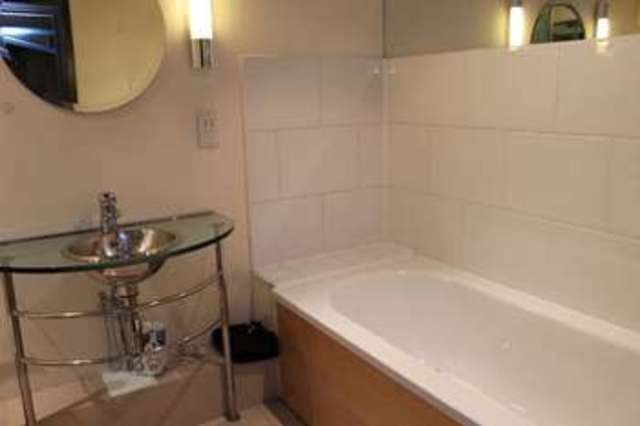  Image of 2 bedroom Flat to rent in Hertsmere Road London E14 at Hertsmere Road  London, E14 4AX