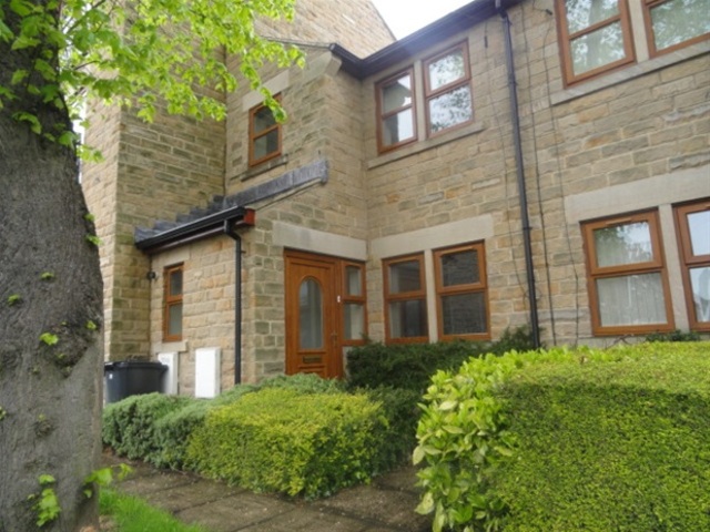 Image of 3 bedroom Terraced house for sale in Priestthorpe Road Bingley BD16 at Bingley, BD16 4NT