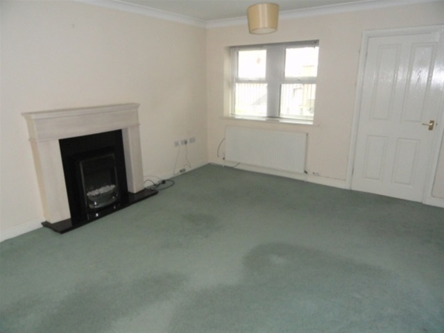  Image of 3 bedroom Terraced house for sale in Priestthorpe Road Bingley BD16 at Bingley, BD16 4NT