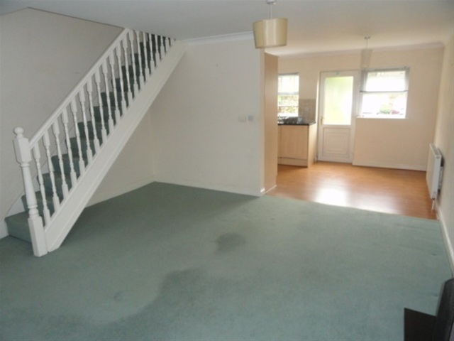  Image of 3 bedroom Terraced house for sale in Priestthorpe Road Bingley BD16 at Bingley, BD16 4NT
