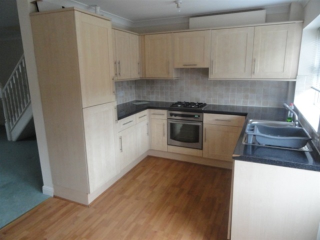  Image of 3 bedroom Terraced house for sale in Priestthorpe Road Bingley BD16 at Bingley, BD16 4NT