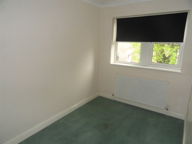  Image of 3 bedroom Terraced house for sale in Priestthorpe Road Bingley BD16 at Bingley, BD16 4NT