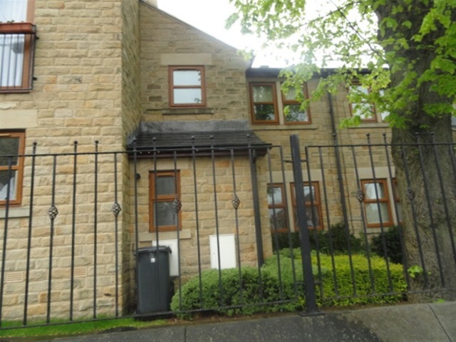  Image of 3 bedroom Terraced house for sale in Priestthorpe Road Bingley BD16 at Bingley, BD16 4NT