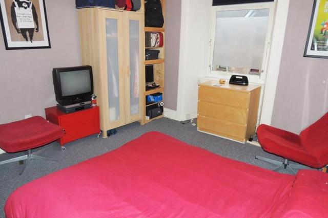  Image of 1 bedroom Flat to rent in Preston Street Glasgow G42 at Govanhill Glasgow Glasgow, G42 7PR