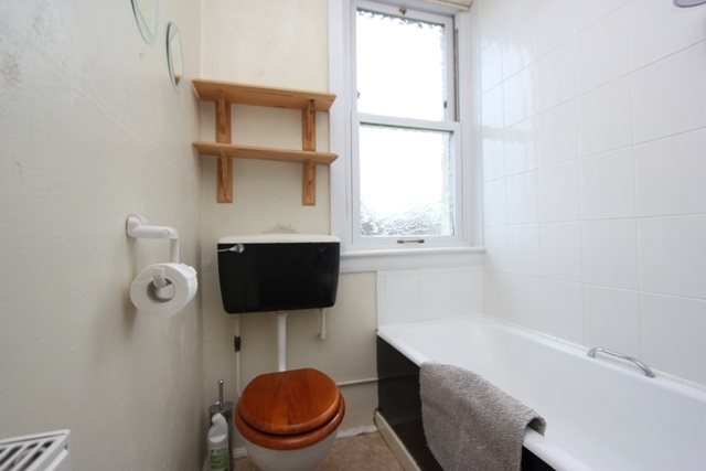  Image of 2 bedroom Flat to rent in Prestonfield Crescent Edinburgh EH16 at Prestonfield Edinburgh Edinburgh, EH16 5EN