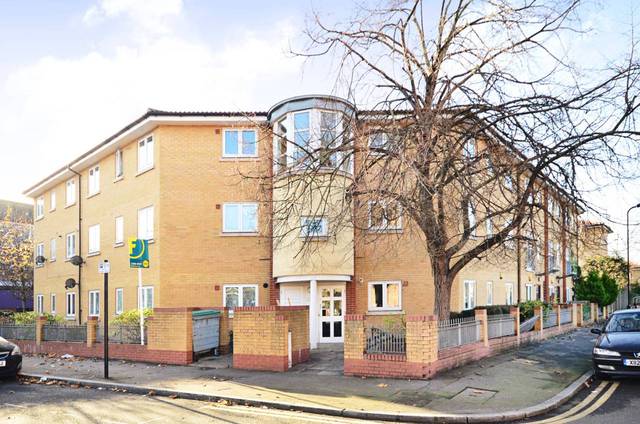  Image of 2 bedroom Flat for sale in Prince Edward Road London E9 at Prince Edward Road  Hackney Wick, E9 5LX