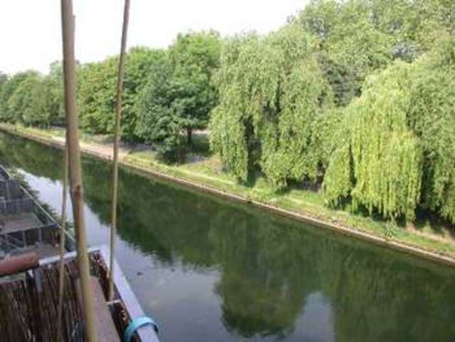  Image of 1 bedroom Flat to rent in Printers Mews London E3 at 227 Old Ford Road  Bow, E3 5NZ