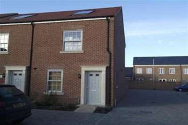  Image of 3 bedroom Detached house to rent in Courteenhall Drive Corby NN17 at Corby, NN17 5FE