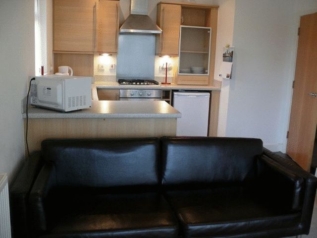  Image of 2 bedroom Flat to rent in Priory Chase Pontefract WF8 at Priory Chase  Pontefract, WF8 1TJ