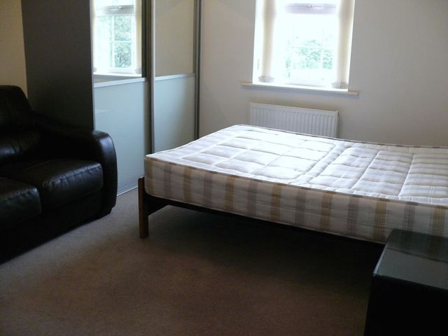  Image of 2 bedroom Flat to rent in Priory Chase Pontefract WF8 at Priory Chase  Pontefract, WF8 1TJ