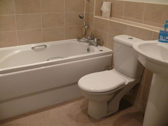  Image of 2 bedroom Flat to rent in Priory Chase Pontefract WF8 at Priory Chase  Pontefract, WF8 1TJ