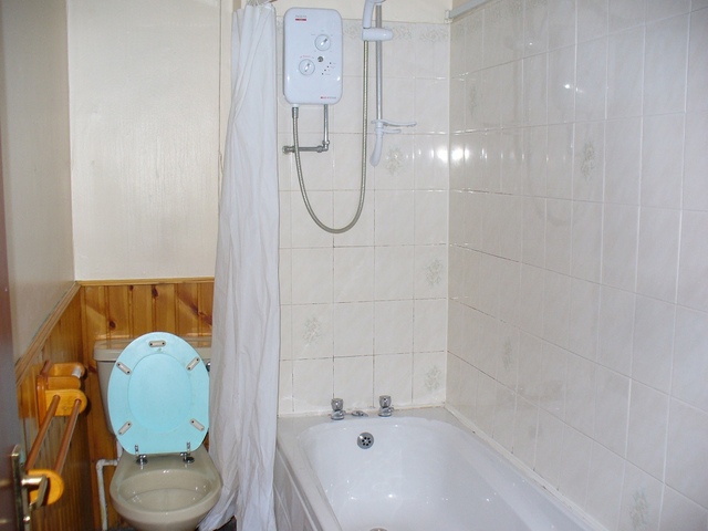  Image of 2 bedroom Flat to rent in Provost Road Dundee DD3 at Coldside Dundee Dundee, DD3 8AF