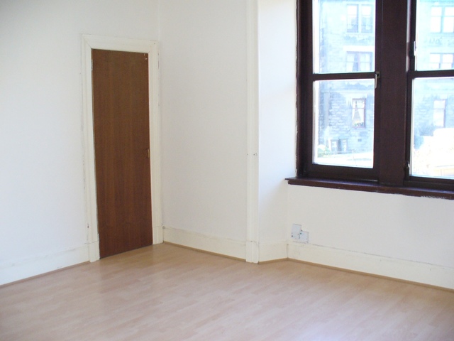  Image of 2 bedroom Flat to rent in Provost Road Dundee DD3 at Coldside Dundee Dundee, DD3 8AF