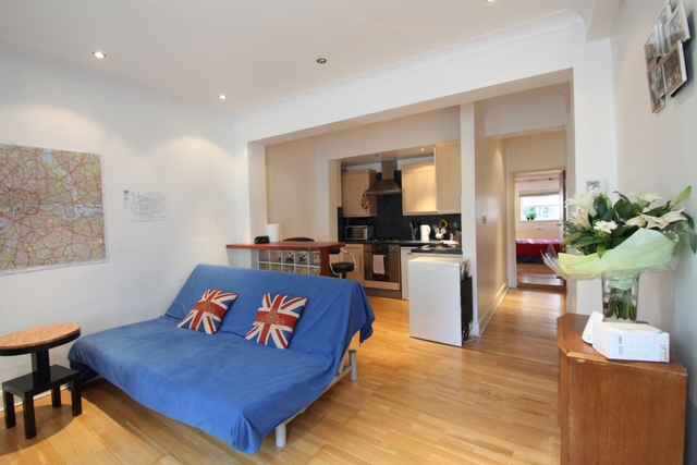  Image of 1 bedroom Flat for sale in Putney Bridge Road London SW18 at Putney Bridge Road  London, SW18 1HU