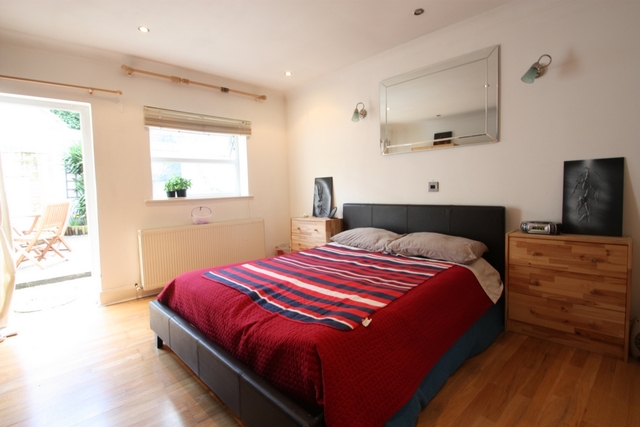  Image of 1 bedroom Flat for sale in Putney Bridge Road London SW18 at Putney Bridge Road  London, SW18 1HU