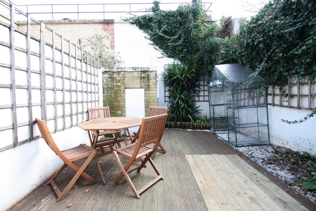  Image of 1 bedroom Flat for sale in Putney Bridge Road London SW18 at Putney Bridge Road  London, SW18 1HU