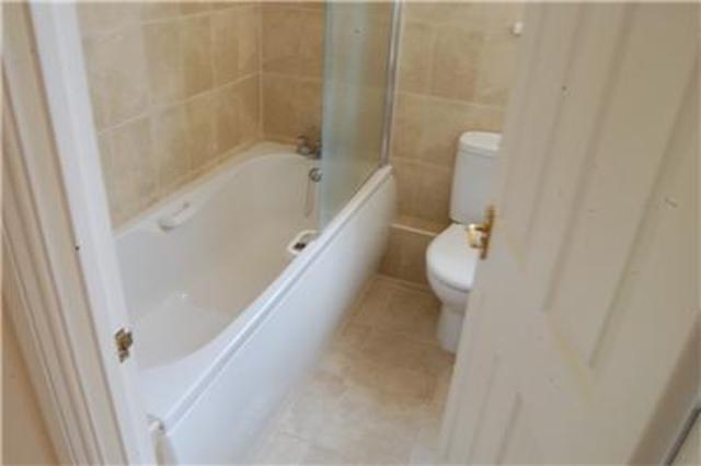  Image of 2 bedroom Flat to rent in Quarry Crescent Hastings TN34 at Hastings Hastings, TN34 3SD