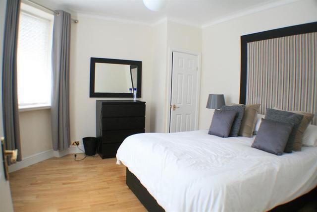  Image of 1 bedroom Flat for sale in Seymour Street London W1H at 21 Seymour Street Marylebone Marble Arch, W1H 7JR