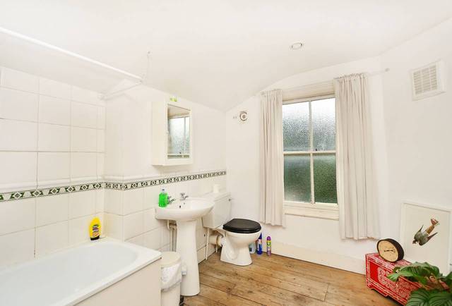  Image of 2 bedroom Flat for sale in Queen Anne Road London E9 at Queen Anne Road  Victoria Park, E9 7AH