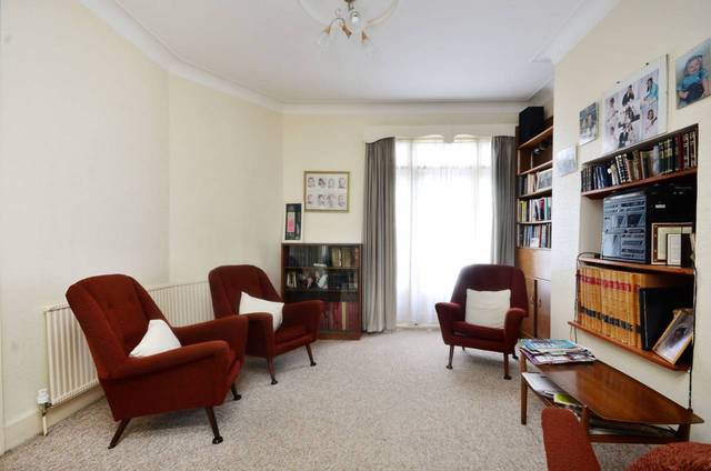  Image of 3 bedroom Detached house for sale in Queen Elizabeths Walk London N16 at Queen Elizabeths Walk  Stoke Newington, N16 0HX