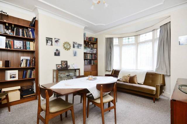  Image of 3 bedroom Detached house for sale in Queen Elizabeths Walk London N16 at Queen Elizabeths Walk  Stoke Newington, N16 0HX