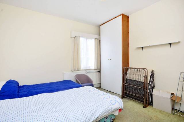  Image of 3 bedroom Detached house for sale in Queen Elizabeths Walk London N16 at Queen Elizabeths Walk  Stoke Newington, N16 0HX