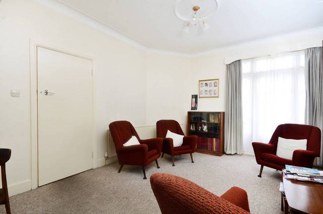  Image of 3 bedroom Detached house for sale in Queen Elizabeths Walk London N16 at Queen Elizabeths Walk  Stoke Newington, N16 0HX