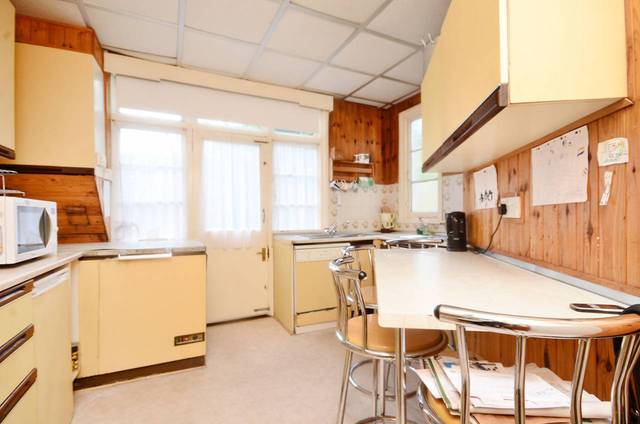 Image of 3 bedroom Detached house for sale in Queen Elizabeths Walk London N16 at Queen Elizabeths Walk  Stoke Newington, N16 0HX