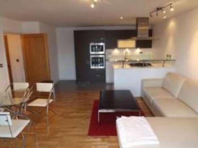  Image of 2 bedroom Flat for sale in Queen Mary Avenue London E18 at Queen Mary Avenue London South Woodford, E18 2FW