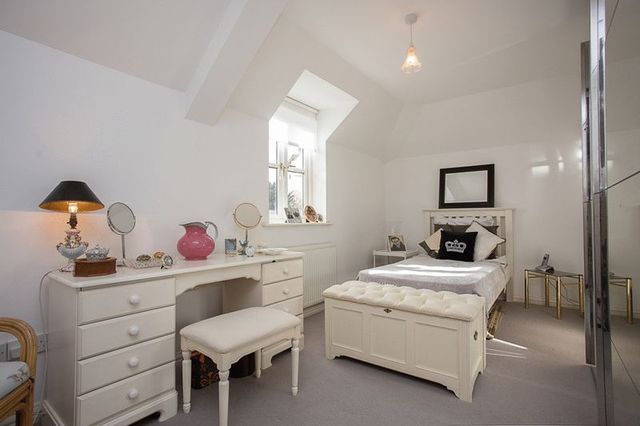  Image of 2 bedroom Semi-Detached house for sale in Queen Street Emsworth PO10 at Queen Street  Emsworth, PO10 7AD
