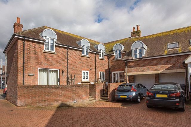  Image of 2 bedroom Semi-Detached house for sale in Queen Street Emsworth PO10 at Queen Street  Emsworth, PO10 7AD