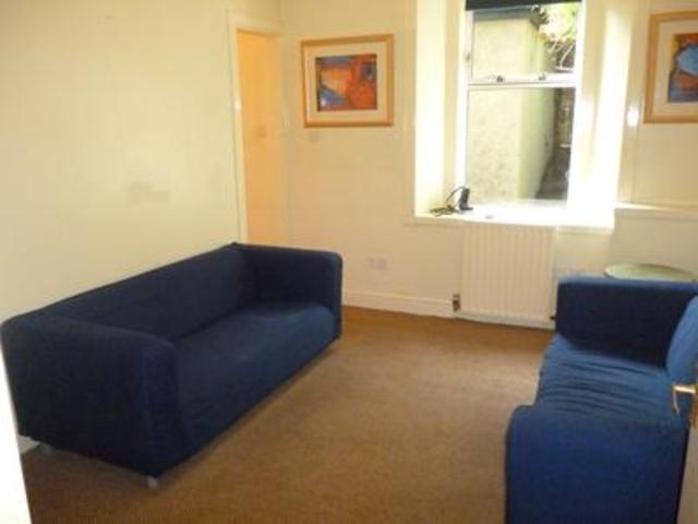  Image of 3 bedroom Flat to rent in Queen Street Stirling FK8 at Stirling  Stirling, FK8 1HL
