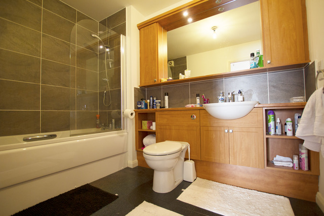  Image of 2 bedroom Flat to rent in Queens Crescent Aberdeen AB15 at City Centre Aberdeen Aberdeen, AB15 4BE