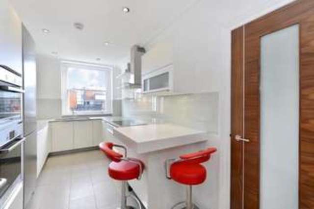  Image of 2 bedroom Flat for sale in Queen's Gate London SW7 at London  Gloucester Road, SW7 5HR