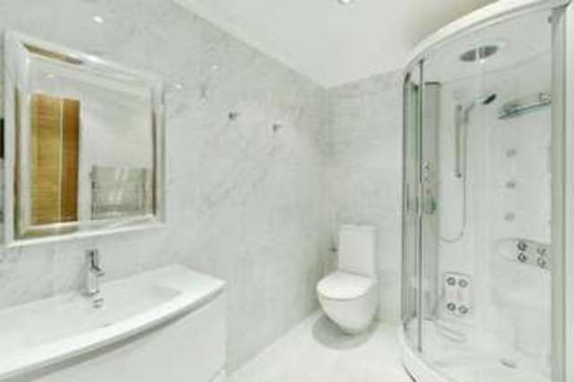  Image of 2 bedroom Flat for sale in Queen's Gate London SW7 at London  Gloucester Road, SW7 5HR