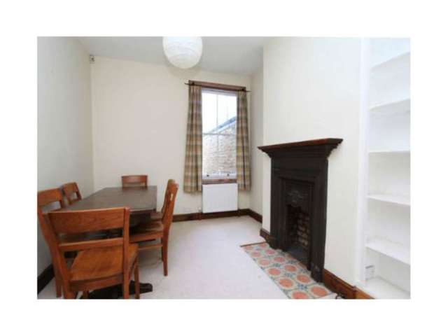  Image of 3 bedroom Apartment to rent in Queen's Gate London SW7 at Queens Gate South Kensington London, SW7 5LP