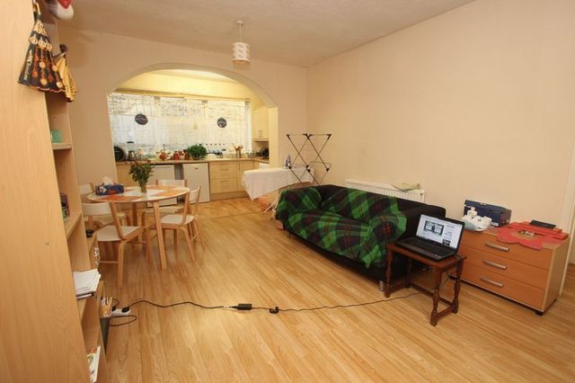  Image of 1 bedroom Flat to rent in Queens Road London E11 at Queens Road  London, E11 1BB
