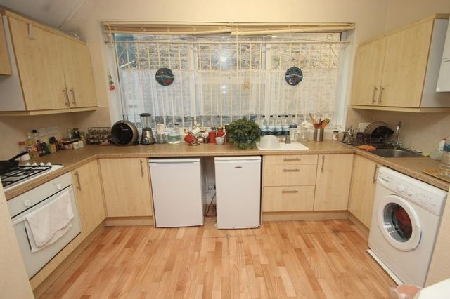  Image of 1 bedroom Flat to rent in Queens Road London E11 at Queens Road  London, E11 1BB