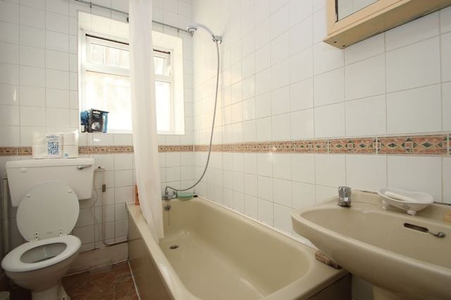  Image of 1 bedroom Flat to rent in Queens Road London E11 at Queens Road  London, E11 1BB