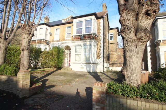  Image of 1 bedroom Flat to rent in Queens Road London E11 at Queens Road  London, E11 1BB